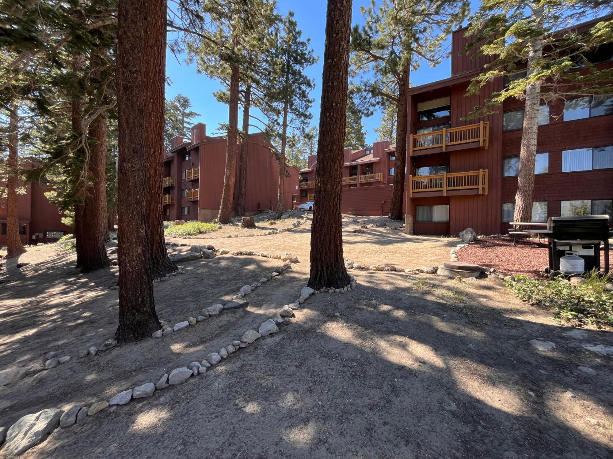 ממות' לייקס Tastefully Remodeled Condo At Mammoth Ski & Racquet Club, Hot Tub, Garage, 10 Min Walk To Ski Lifts מראה חיצוני תמונה