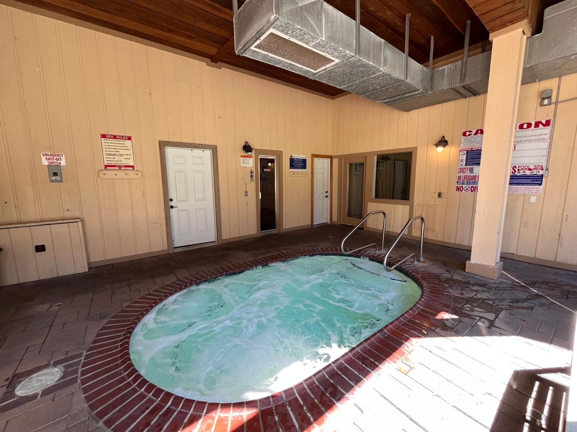 ממות' לייקס Tastefully Remodeled Condo At Mammoth Ski & Racquet Club, Hot Tub, Garage, 10 Min Walk To Ski Lifts מראה חיצוני תמונה
