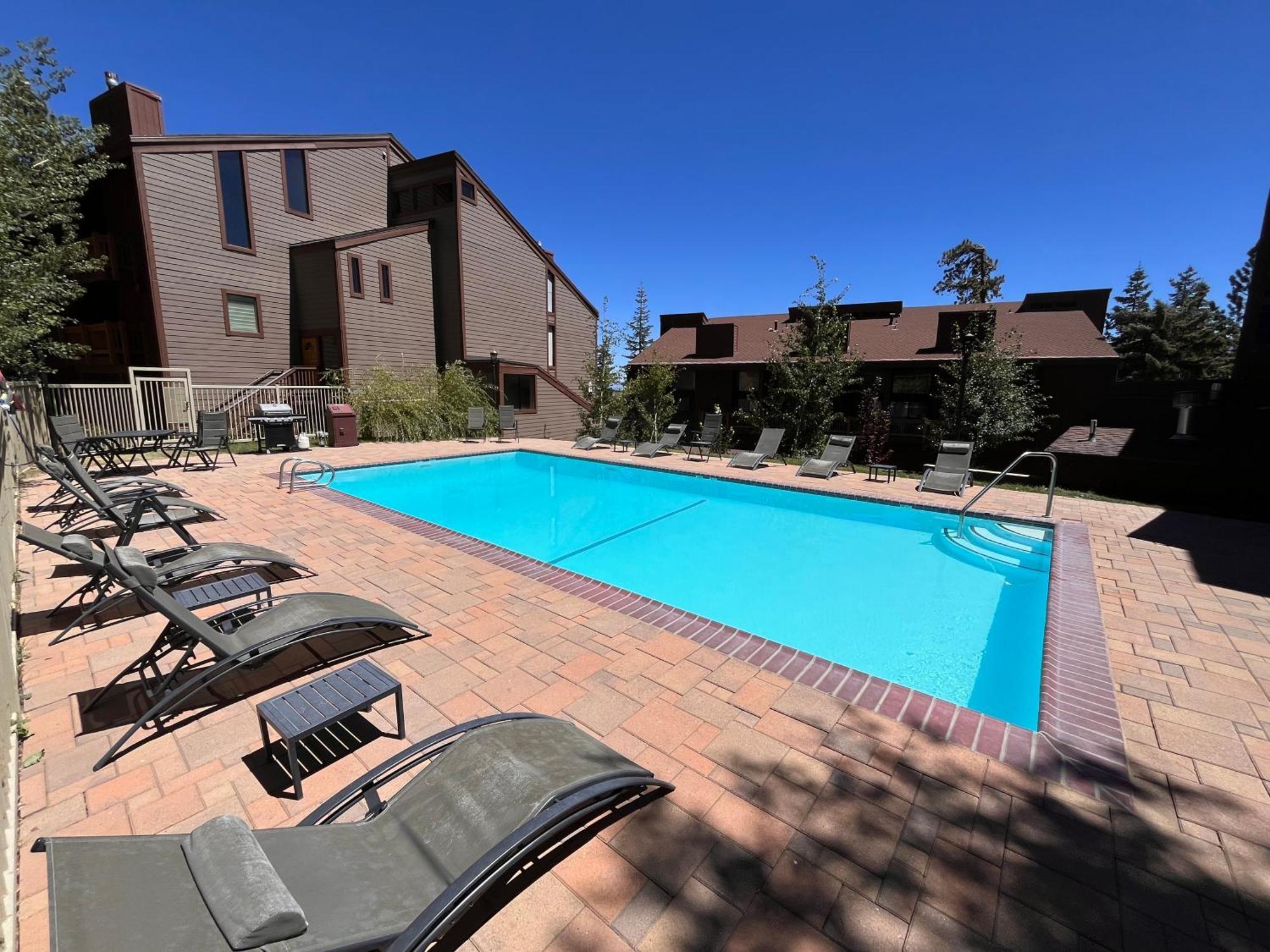 ממות' לייקס Tastefully Remodeled Condo At Mammoth Ski & Racquet Club, Hot Tub, Garage, 10 Min Walk To Ski Lifts מראה חיצוני תמונה