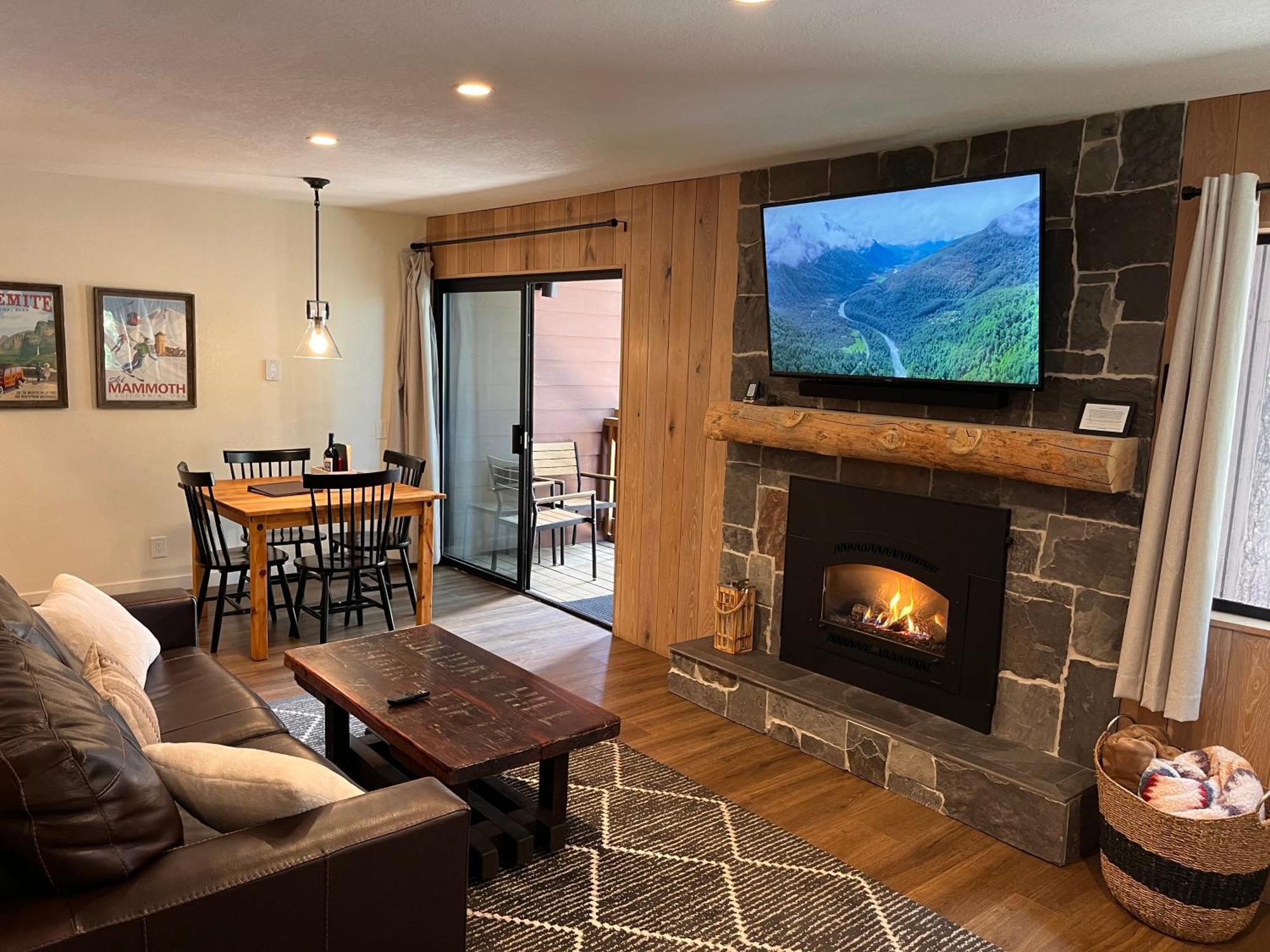 ממות' לייקס Tastefully Remodeled Condo At Mammoth Ski & Racquet Club, Hot Tub, Garage, 10 Min Walk To Ski Lifts מראה חיצוני תמונה