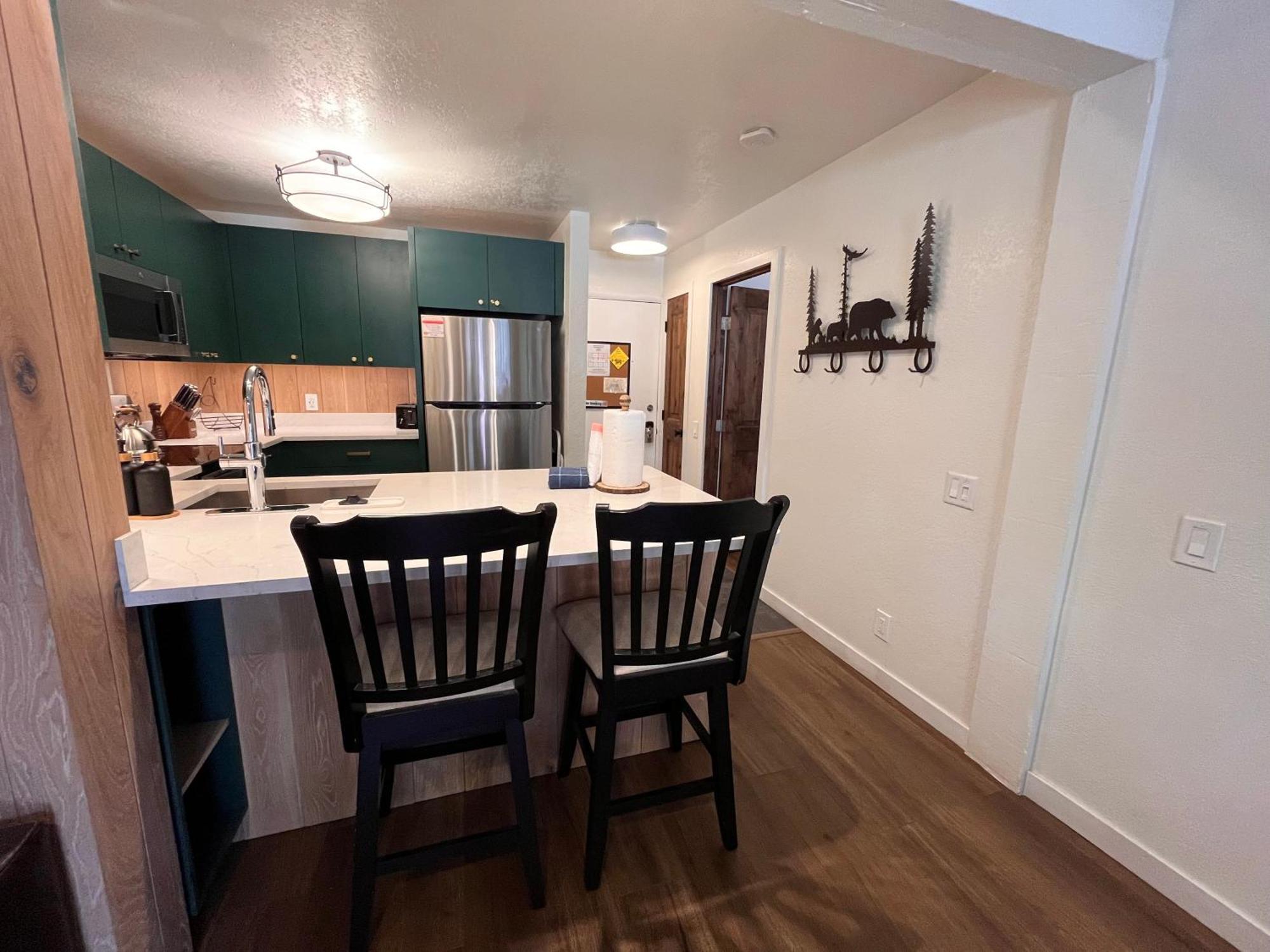 ממות' לייקס Tastefully Remodeled Condo At Mammoth Ski & Racquet Club, Hot Tub, Garage, 10 Min Walk To Ski Lifts מראה חיצוני תמונה
