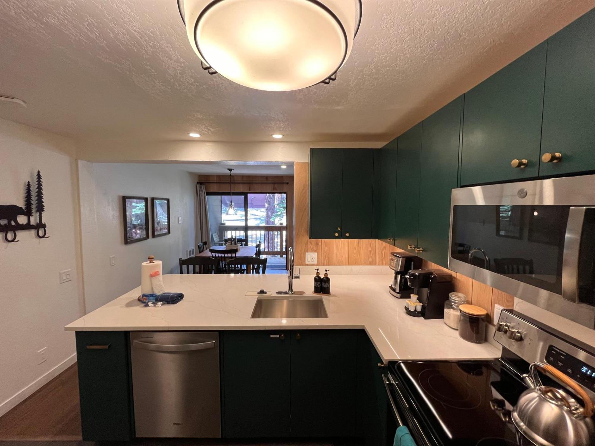 ממות' לייקס Tastefully Remodeled Condo At Mammoth Ski & Racquet Club, Hot Tub, Garage, 10 Min Walk To Ski Lifts מראה חיצוני תמונה