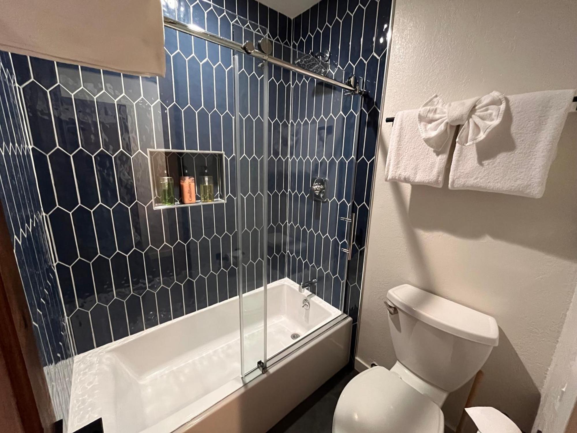 ממות' לייקס Tastefully Remodeled Condo At Mammoth Ski & Racquet Club, Hot Tub, Garage, 10 Min Walk To Ski Lifts מראה חיצוני תמונה