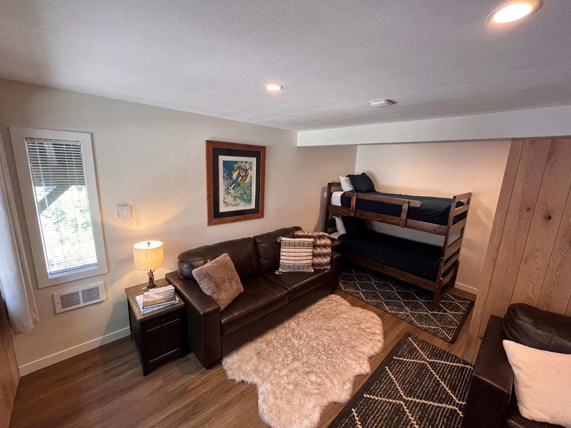 ממות' לייקס Tastefully Remodeled Condo At Mammoth Ski & Racquet Club, Hot Tub, Garage, 10 Min Walk To Ski Lifts מראה חיצוני תמונה