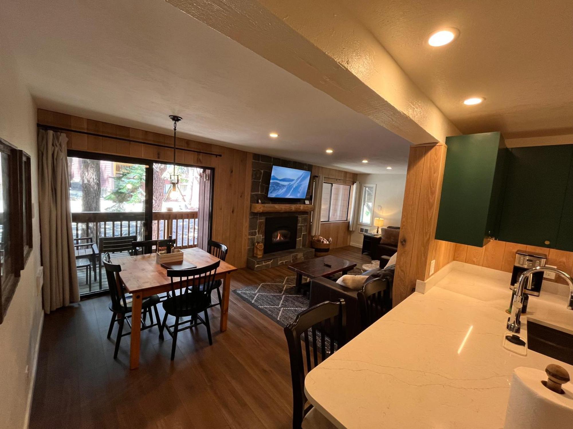 ממות' לייקס Tastefully Remodeled Condo At Mammoth Ski & Racquet Club, Hot Tub, Garage, 10 Min Walk To Ski Lifts מראה חיצוני תמונה