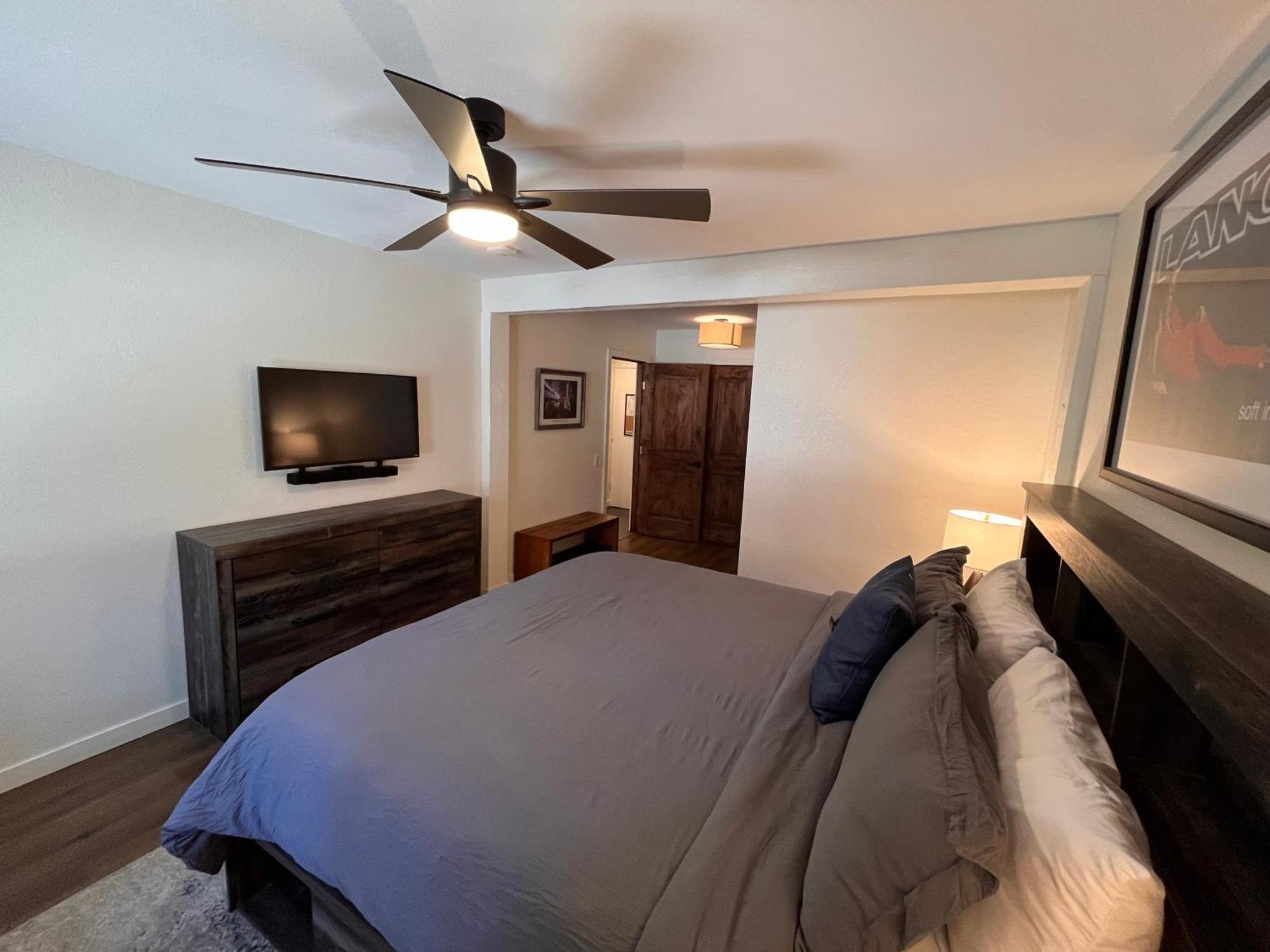 ממות' לייקס Tastefully Remodeled Condo At Mammoth Ski & Racquet Club, Hot Tub, Garage, 10 Min Walk To Ski Lifts מראה חיצוני תמונה